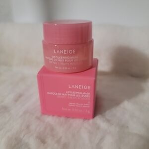 LANEIGE Berry Lip Sleeping Mask in Berry 3g
